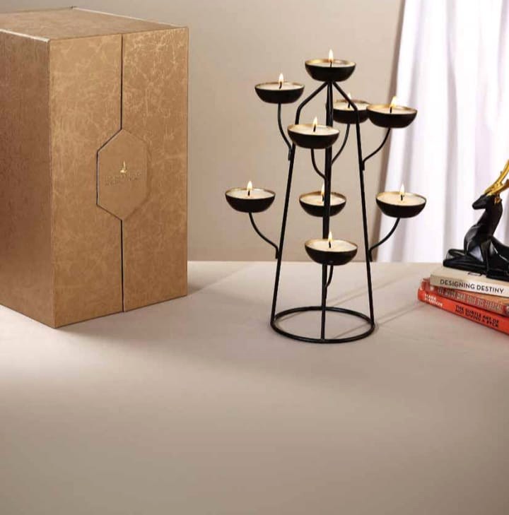 Grand tealight tree holder